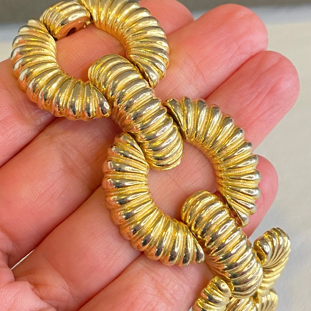 Vintage Gold Tone Chunky Bracelet Textured Shrimp Link Statement 6.75"